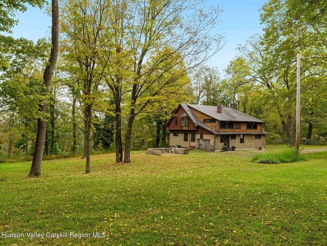 property at 5 Riverby Ln