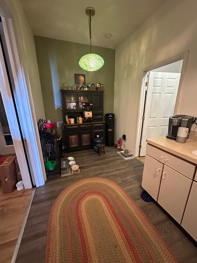 103 Front St, Unit A in Dunellen, NJ - Foto de edificio - Building Photo