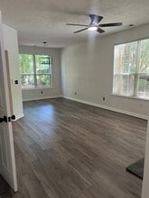 5895 Terremont Cir in Norcross, GA - Foto de edificio - Building Photo