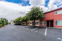 The Townhomes of Casa de Luna in Hayward, CA - Building Photo - Building Photo