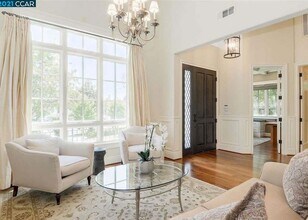 490 Orange Ave in Los Altos, CA - Building Photo - Building Photo