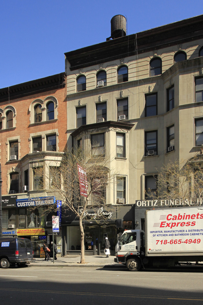 237 West 72 Street in New York, NY - Foto de edificio - Building Photo