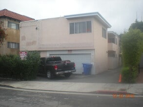 502 Raymond Ave in Santa Monica, CA - Foto de edificio - Building Photo