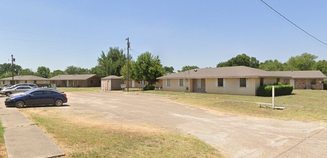 property at 502 San Antonio St