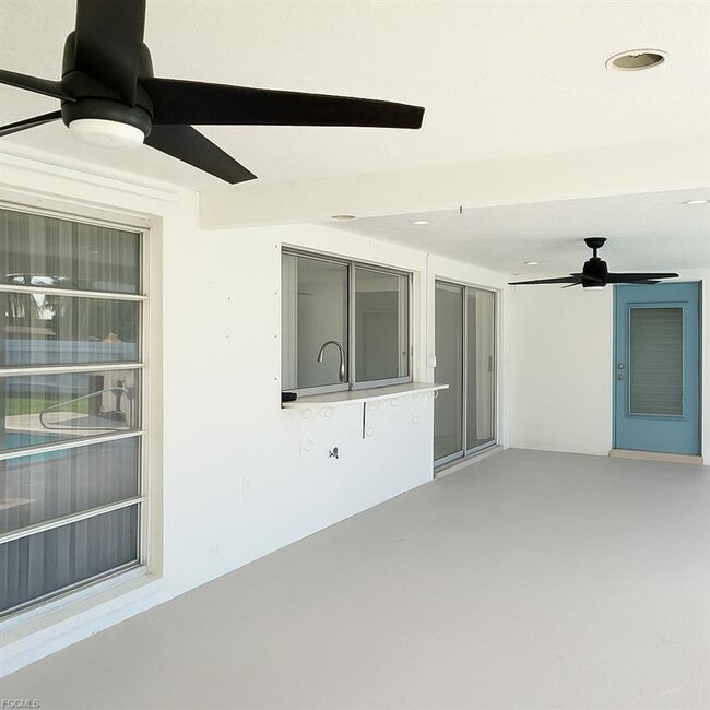 204 El Dorado Pkwy W in Cape Coral, FL - Building Photo - Building Photo