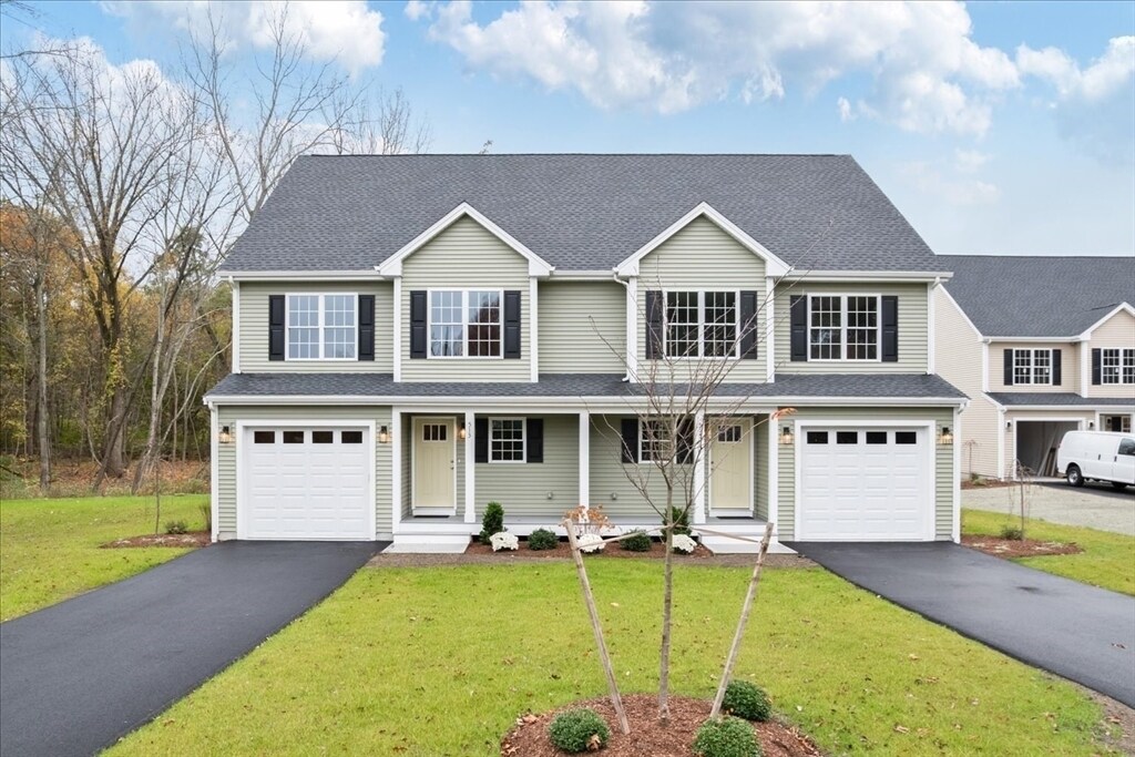 513 Mendon Rd in Attleboro, MA - Building Photo