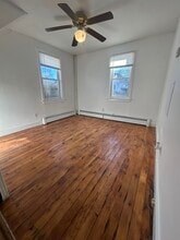 111 Summer St, Unit 3 in Biddeford, ME - Foto de edificio - Building Photo