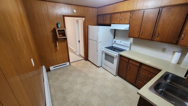 46 E Howard Ave in Coaldale, PA - Building Photo - Building Photo