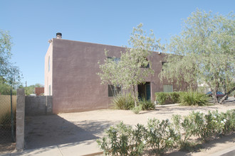 1801-1825 E Hedrick Dr in Tucson, AZ - Foto de edificio - Building Photo