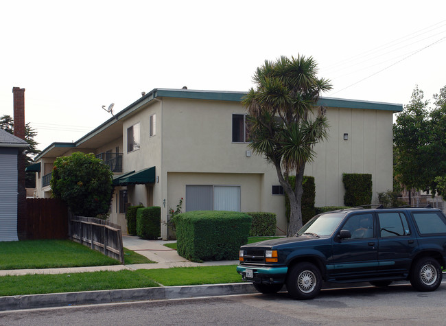 401 S E St in Oxnard, CA - Foto de edificio - Building Photo