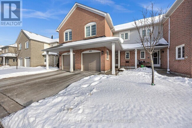 5305 Glen Erin Dr in Mississauga, ON - Building Photo - Building Photo