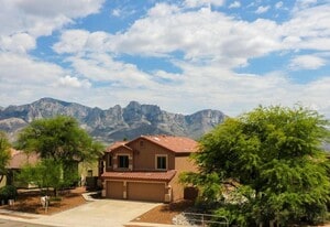 2148 E Rio Vistoso Ln in Oro Valley, AZ - Building Photo