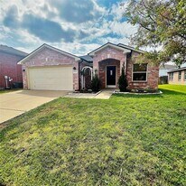 6614 Swainson Trail in Arlington, TX - Building Photo