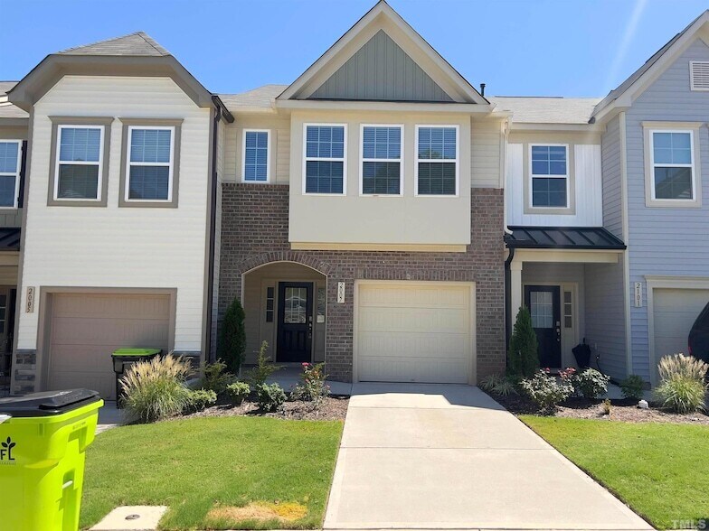 2007 Nandina Trl in Durham, NC - Foto de edificio