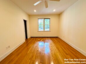 10 Selkirk Rd in Boston, MA - Building Photo - Building Photo