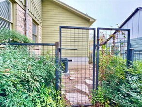1300 Crestwood Rd in Austin, TX - Building Photo - Building Photo