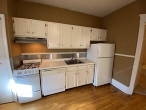 2012 Dupont Ave S-Unit -Unit 3 in Minneapolis, MN - Building Photo - Building Photo