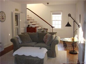 10 Baker Ave in Westport, CT - Building Photo - Building Photo