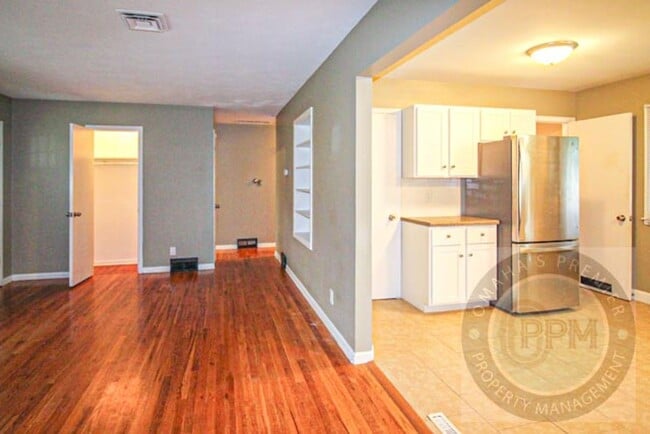 4720 Grover St in Omaha, NE - Building Photo - Building Photo