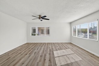 425 W Regent St in Inglewood, CA - Building Photo - Building Photo