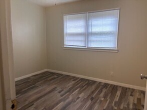 2860 Charleston Dr in Jackson, MS - Building Photo - Building Photo