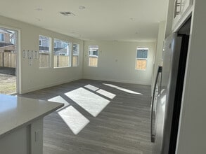 5418 Paularo Way in Antioch, CA - Building Photo - Building Photo