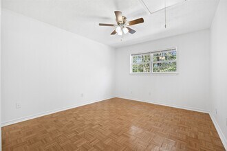 12 Dewthread Ct in Spring, TX - Foto de edificio - Building Photo