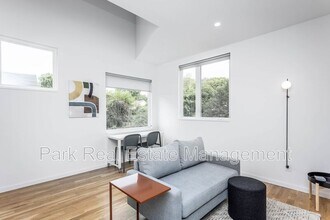 323 S East St in Raleigh, NC - Building Photo - Building Photo