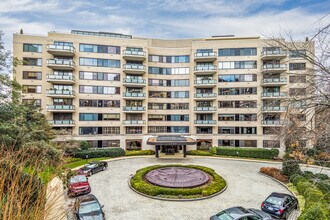 Shoreham West Cooperative in Washington, DC - Building Photo - Building Photo