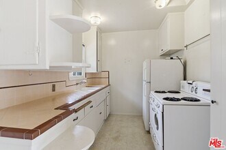 11165 Sunshine Terrace in Los Angeles, CA - Building Photo - Building Photo