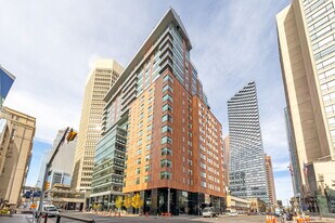 108-109 9 Ave SW in Calgary, AB - Building Photo