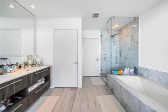 480 NE 31st St, Unit 1603 in Miami, FL - Foto de edificio - Building Photo