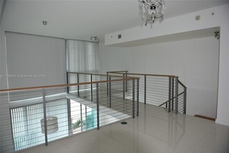350 S Miami Ave, Unit 304 in Miami, FL - Building Photo - Building Photo