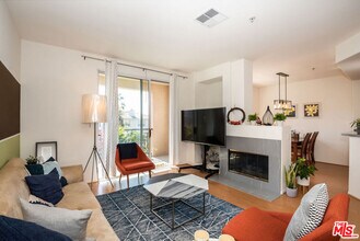 13075 Pacific Promenade in Los Angeles, CA - Building Photo - Building Photo