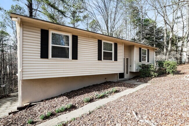 property at 3075 Flowers Dr