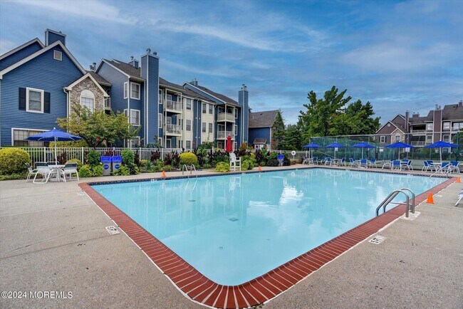 54 Lear Ct in East Brunswick, NJ - Building Photo - Building Photo