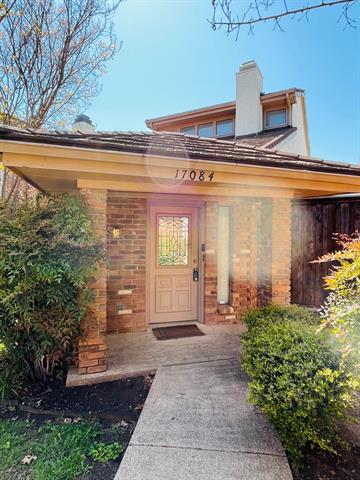 17084 Westgrove Dr in Addison, TX - Foto de edificio