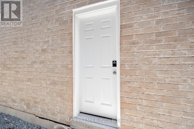 1058 Cameo St in Pickering, ON - Building Photo - Building Photo
