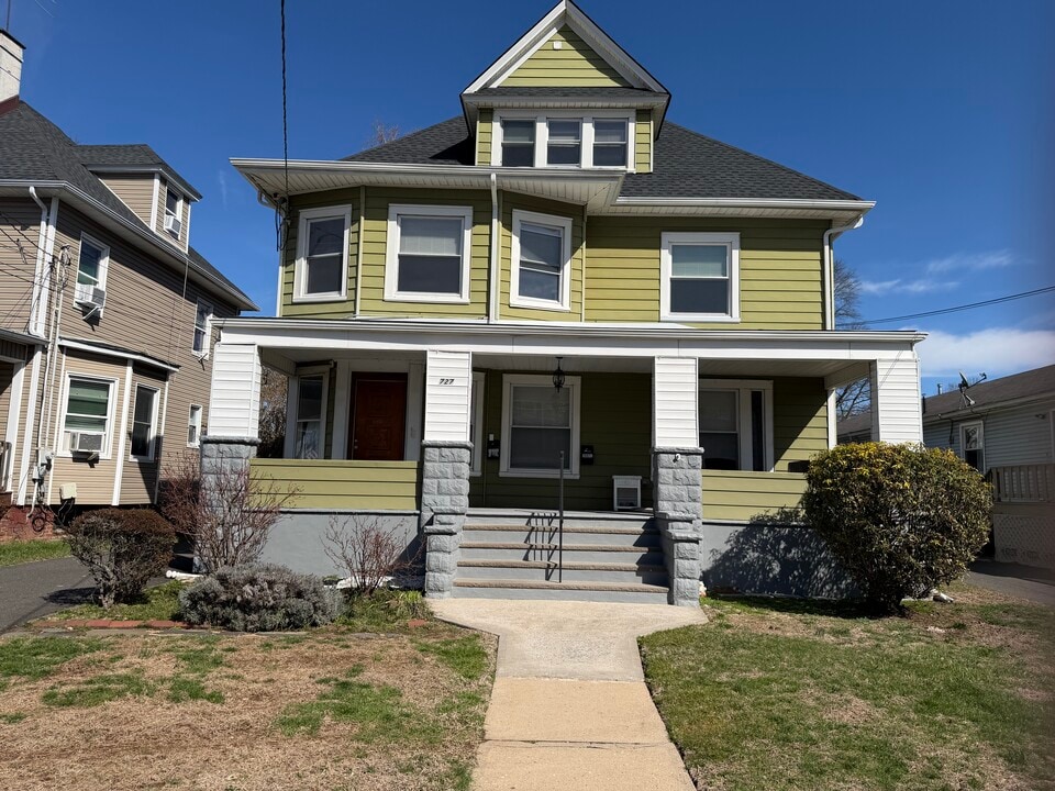 727 Carlton Ave in Plainfield, NJ - Building Photo