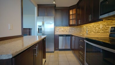530-530 Lolita Gardens in Mississauga, ON - Building Photo - Building Photo