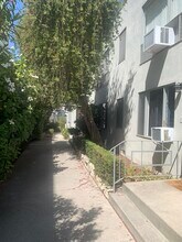 1015 N Stanley Ave in West Hollywood, CA - Building Photo - Building Photo