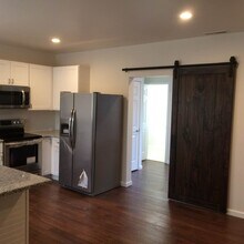 3531 Dorwil Ct, Unit TOP DRIVEWAY in Coventry Township, OH - Foto de edificio - Building Photo