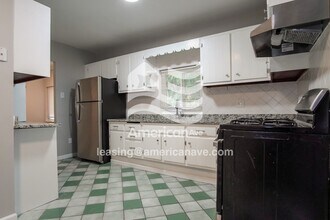 414 Johnston Rd in Pittsburgh, PA - Foto de edificio - Building Photo