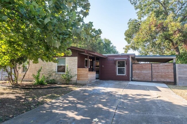 1301 Clearfield Dr in Austin, TX - Building Photo - Building Photo