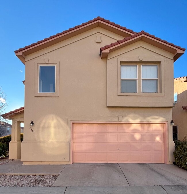 4341 Altura Vista Ln NE