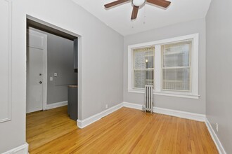 8139-8145 S Maryland Ave in Chicago, IL - Building Photo - Interior Photo