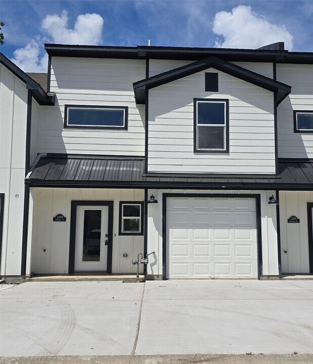 12969 Centaurus Ct in Willis, TX - Building Photo