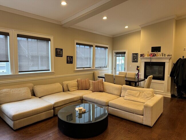 property at 616 E 4th St