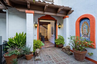 2942 Passmore Dr in Los Angeles, CA - Building Photo - Building Photo