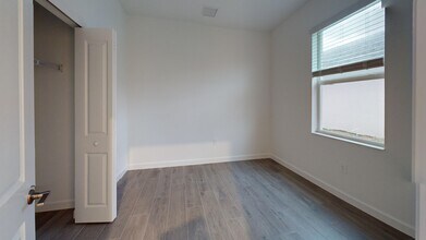 7773 Lakes Edge Ln in Port Charlotte, FL - Building Photo - Building Photo